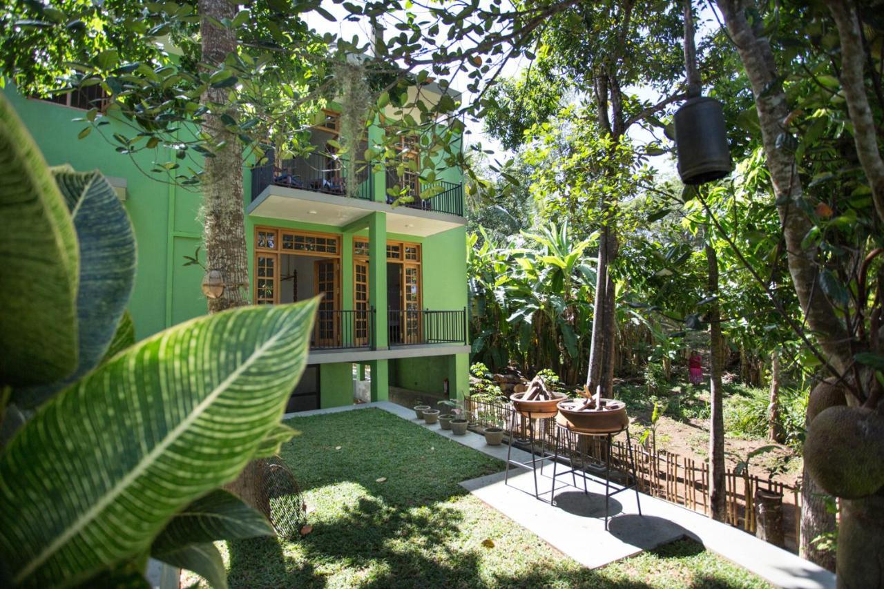 Barefoot Bungalow Hikka Хиккадува Экстерьер фото