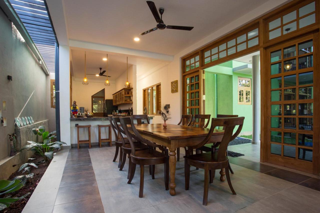 Barefoot Bungalow Hikka Хиккадува Экстерьер фото